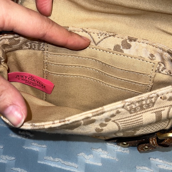 Juicy Couture wristlet - Picture 4 of 7